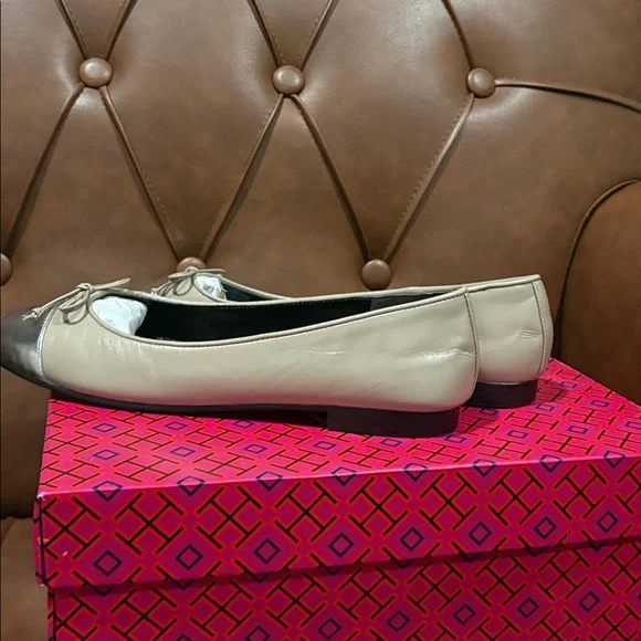 Tory Burch Cap Toe Ballet Flats - WORN ONCE Size 9 - Picture 9 of 9